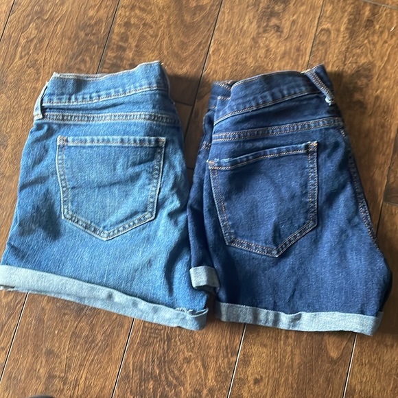 Bundle 2 Pairs Old Navy Mid Rise Shorts - Picture 6 of 6